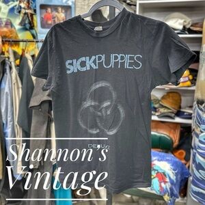 Sick Puppies 2011 Deluxe tour sz small tee A51